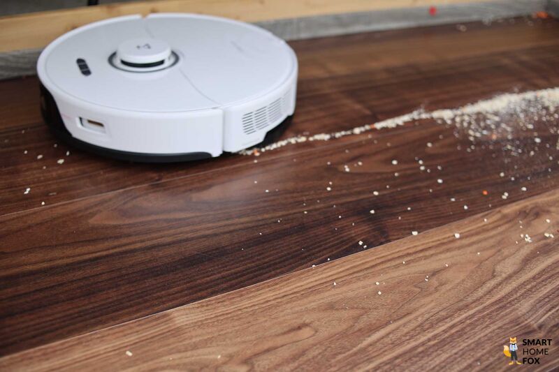 Der Roborock S8+ Staubsauger Roboter im Saugtest